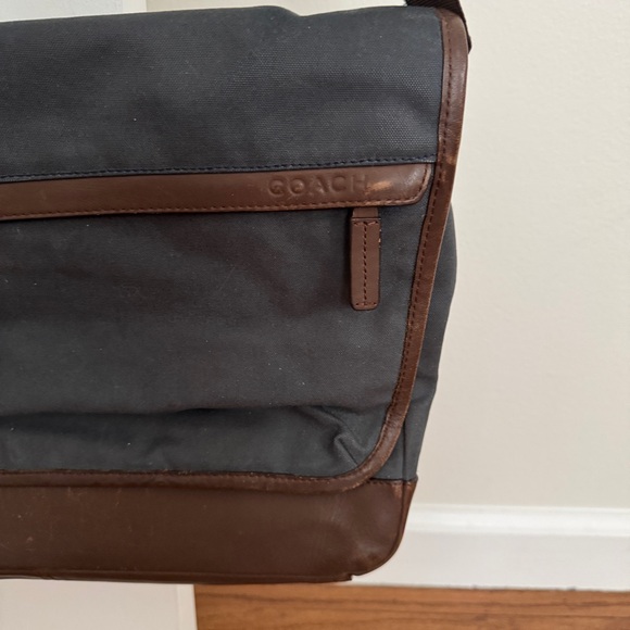 COACH Camden Men's Messenger Bag in navy canvas and brown leather - Picture 3 of 12